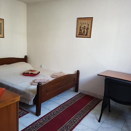 A Modest Place Белград Екстериор снимка