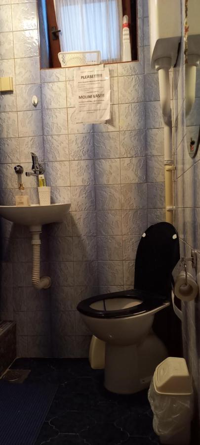 A Modest Place Белград Екстериор снимка